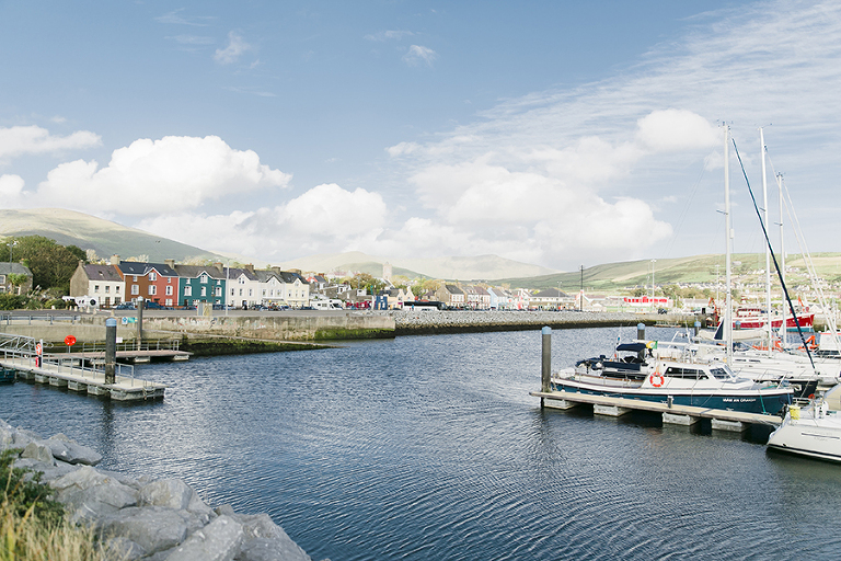 Dingle-Ireland-lea-Head-Drive-travel-photography-by-courtney-tompson-photography-columbia-MO-photographer-emerald-isle-green-atlantic-ocean-fish-n-chips