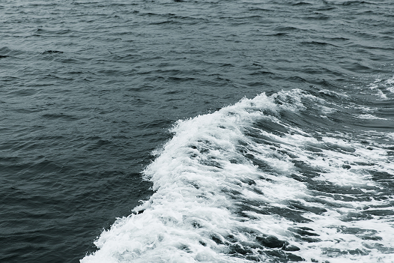 Aran-Islandm-Inisheer-and-cliffs-of-moher-galway-ireland-travel-photography-by-courtney-tompson-solo-backpacking-adventure