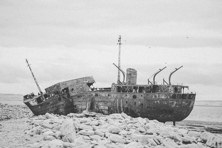 Aran-Islandm-Inisheer-and-cliffs-of-moher-galway-ireland-travel-photography-by-courtney-tompson-solo-backpacking-adventure