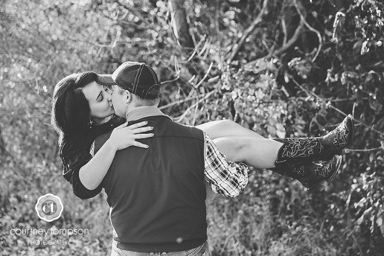 Engagement-Photography-by-Courtney-Tompson-Photography