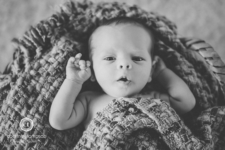 newborn-lifestyle-session-columbia-mo-photographer-courtney-tompson