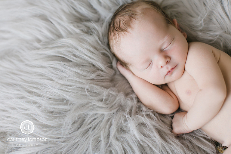 newborn-lifestyle-session-columbia-mo-photographer-courtney-tompson