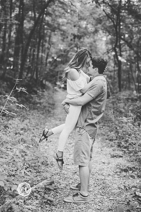 Rockbridge-Dtate-Park-Engagement-Session-by-Columbia-MO-Wedding-Photographer-Courtney-Tompson