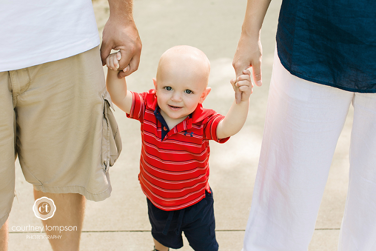 Circus-1st-Birthday-themed-pictures-by-courtney-tompson-photography-Columbia-MO-based-photographer
