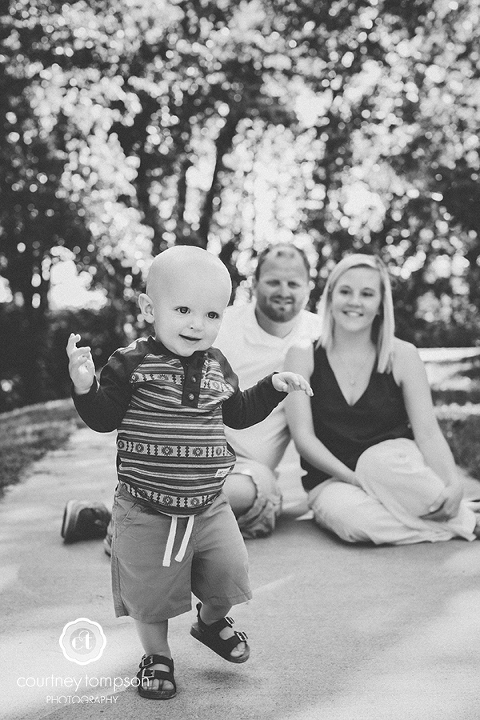 Circus-1st-Birthday-themed-pictures-by-courtney-tompson-photography-Columbia-MO-based-photographer