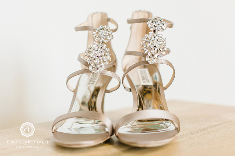 Kyle-and-Allie-Columbia-MO-Wedding-Photography-by-Courtney-Tompson-university-club-and-sacred-heard-church