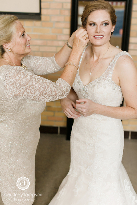 Kyle-and-Allie-Columbia-MO-Wedding-Photography-by-Courtney-Tompson-university-club-and-sacred-heard-church