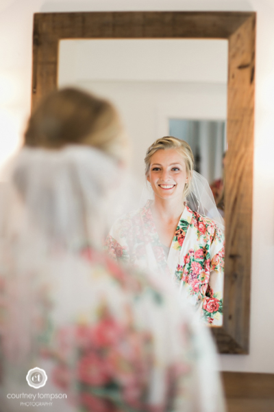 Midwest-Wedding-Photography-at-blue-bell-farm-by-Courtney-Tompson-Photography