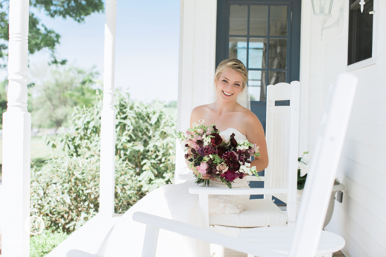 Midwest-Wedding-Photography-at-blue-bell-farm-by-Courtney-Tompson-Photography