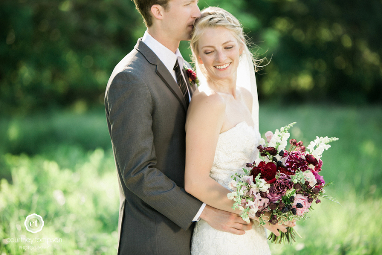 Midwest-Wedding-Photography-at-blue-bell-farm-by-Courtney-Tompson-Photography
