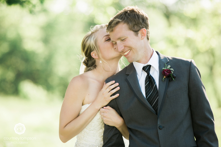 Midwest-Wedding-Photography-at-blue-bell-farm-by-Courtney-Tompson-Photography