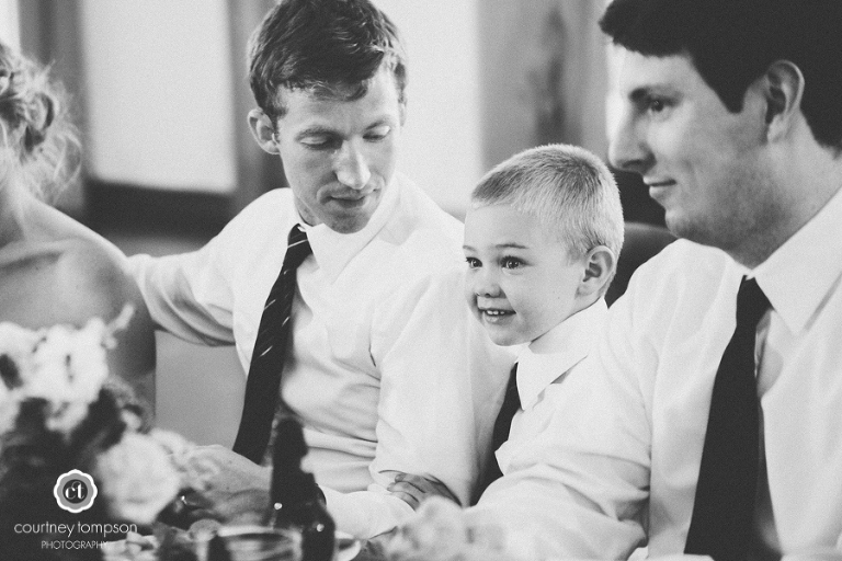 Midwest-Wedding-Photography-at-blue-bell-farm-by-Courtney-Tompson-Photography