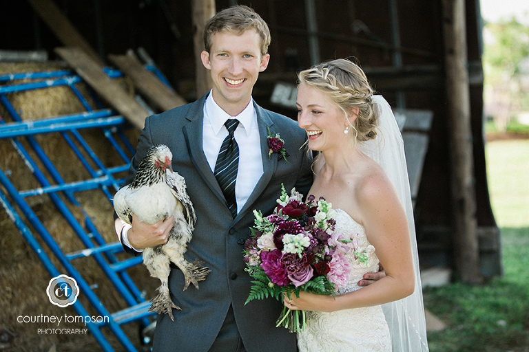 Midwest-Wedding-Photography-at-blue-bell-farm-by-Courtney-Tompson-Photography