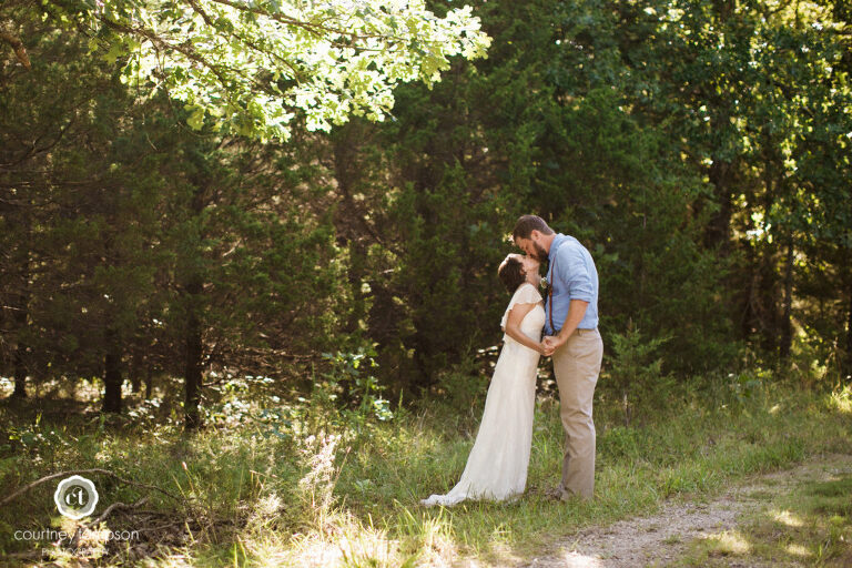 Linn-Missouri-Outdoor-Wedding-Photography-by-Courtney-Tompson