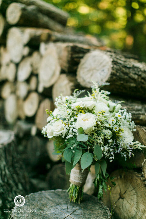 Linn-Missouri-Outdoor-Wedding-Photography-by-Courtney-Tompson