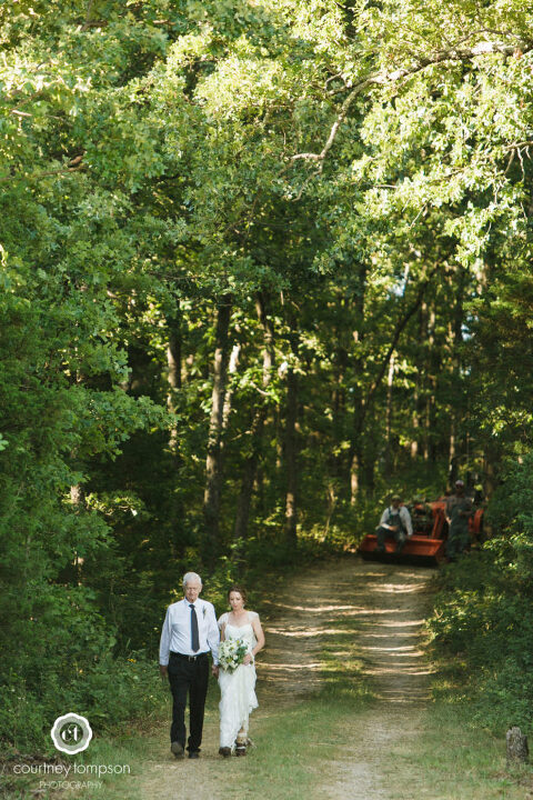 Linn-Missouri-Outdoor-Wedding-Photography-by-Courtney-Tompson