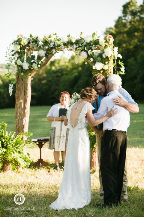 Linn-Missouri-Outdoor-Wedding-Photography-by-Courtney-Tompson