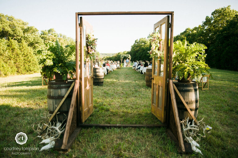 Linn-Missouri-Outdoor-Wedding-Photography-by-Courtney-Tompson