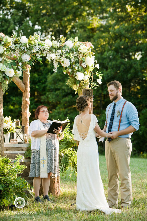 Linn-Missouri-Outdoor-Wedding-Photography-by-Courtney-Tompson