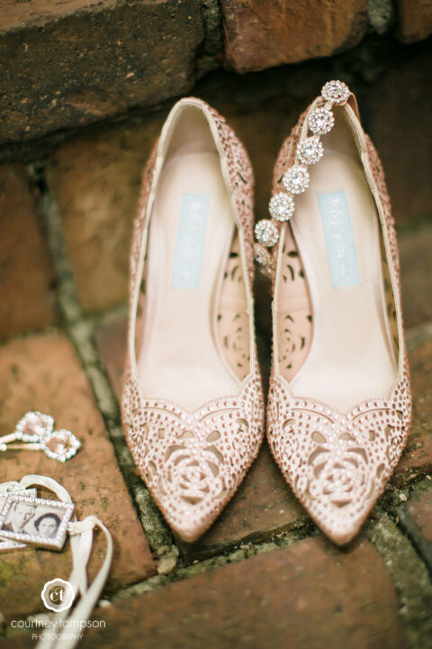 Rocheport-Missouri-Midwest-Wedding-by-Courtney-Tompson