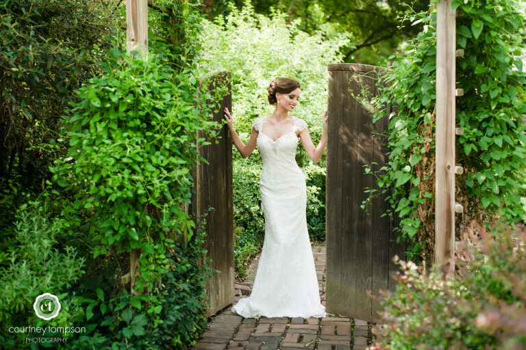 Rocheport-Missouri-Midwest-Wedding-by-Courtney-Tompson