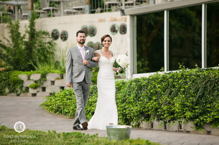 Rocheport-Missouri-Midwest-Wedding-by-Courtney-Tompson