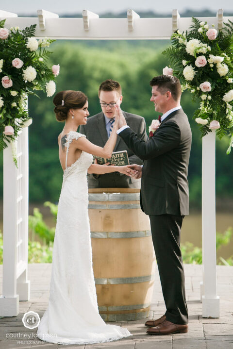 Rocheport-Missouri-Midwest-Wedding-by-Courtney-Tompson