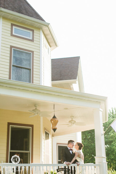 Rocheport-Missouri-Midwest-Wedding-by-Courtney-Tompson