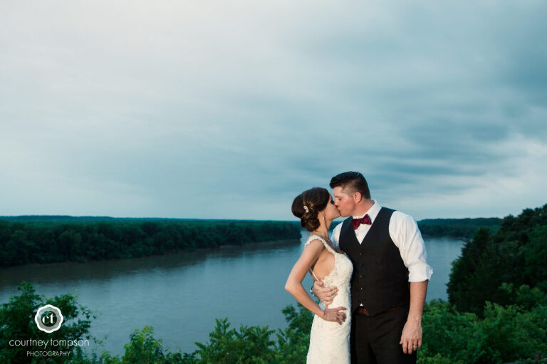 Rocheport-Missouri-Midwest-Wedding-by-Courtney-Tompson
