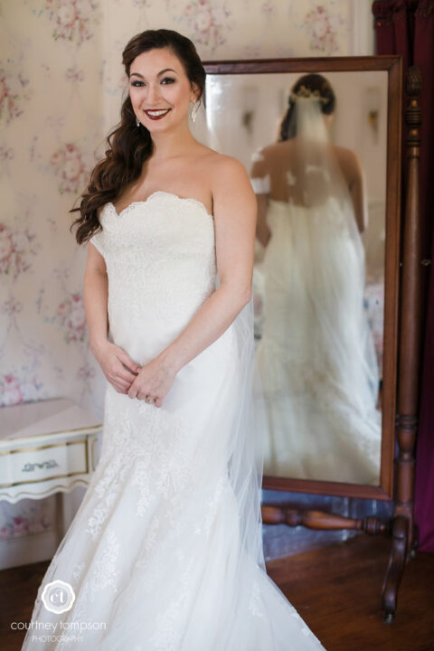 Allison-and-Dominic-Moberly-Missouri-Wedding-Photography-by-Courtney-Tompson