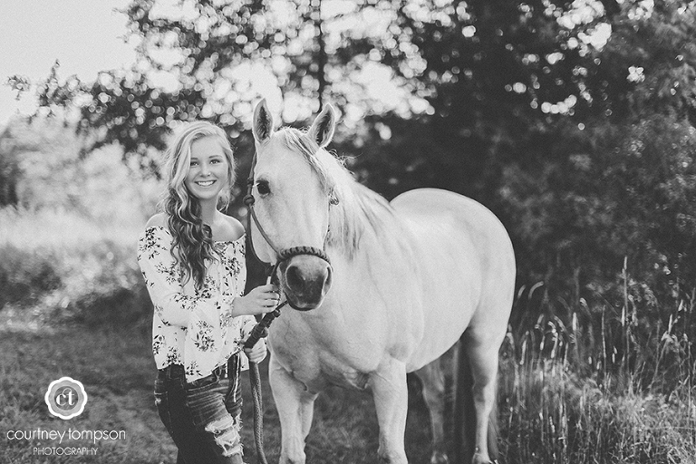 High-School-Senior-Photography-by-Courtney-Tompson