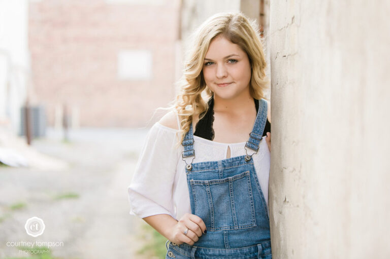 Midwest-High-School-Senior-Portraits-by-Courtney-Tompson