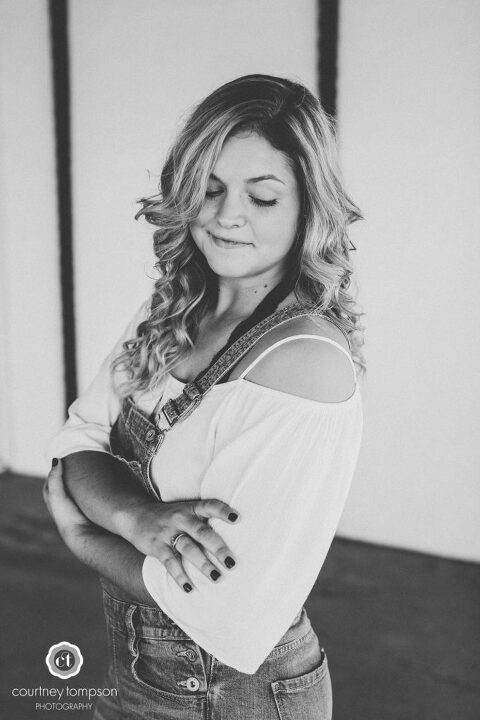 Midwest-High-School-Senior-Portraits-by-Courtney-Tompson