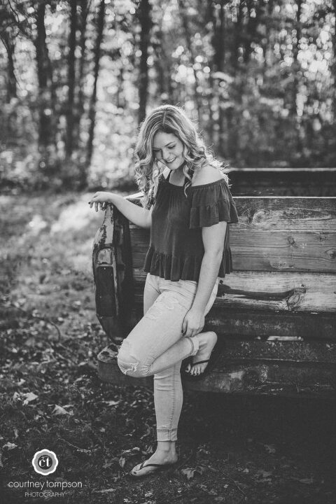 Midwest-High-School-Senior-Portraits-by-Courtney-Tompson