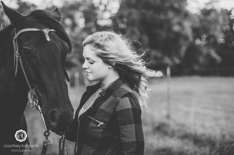 Midwest-High-School-Senior-Portraits-by-Courtney-Tompson
