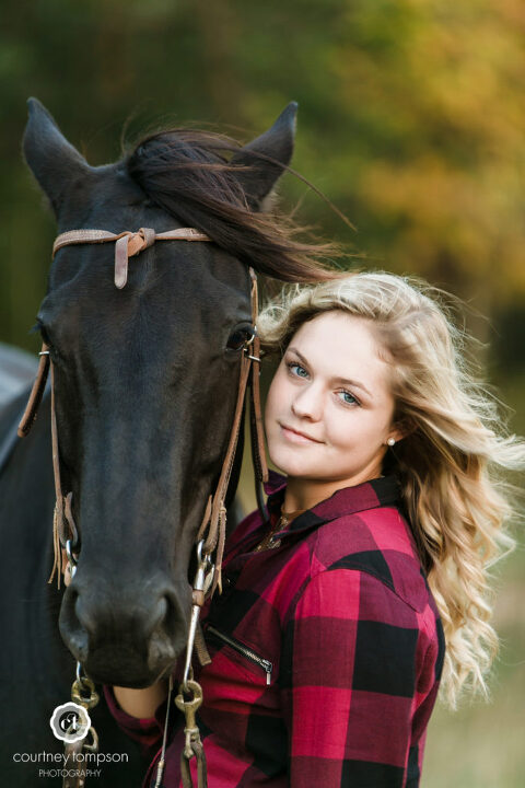 Midwest-High-School-Senior-Portraits-by-Courtney-Tompson